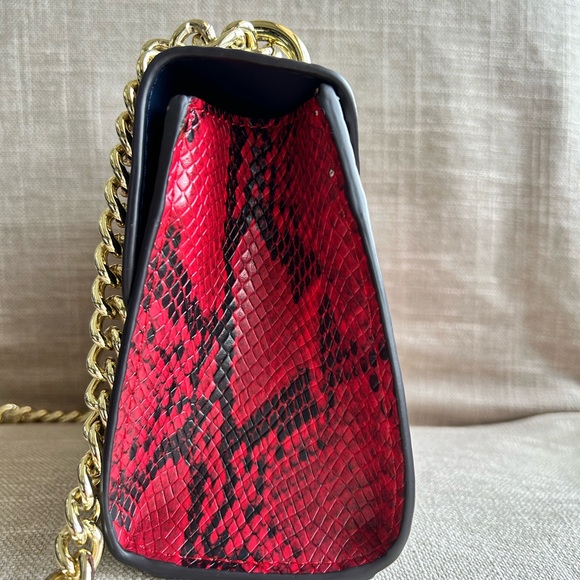 🌺Leather crossbody🌺 - Picture 3 of 11